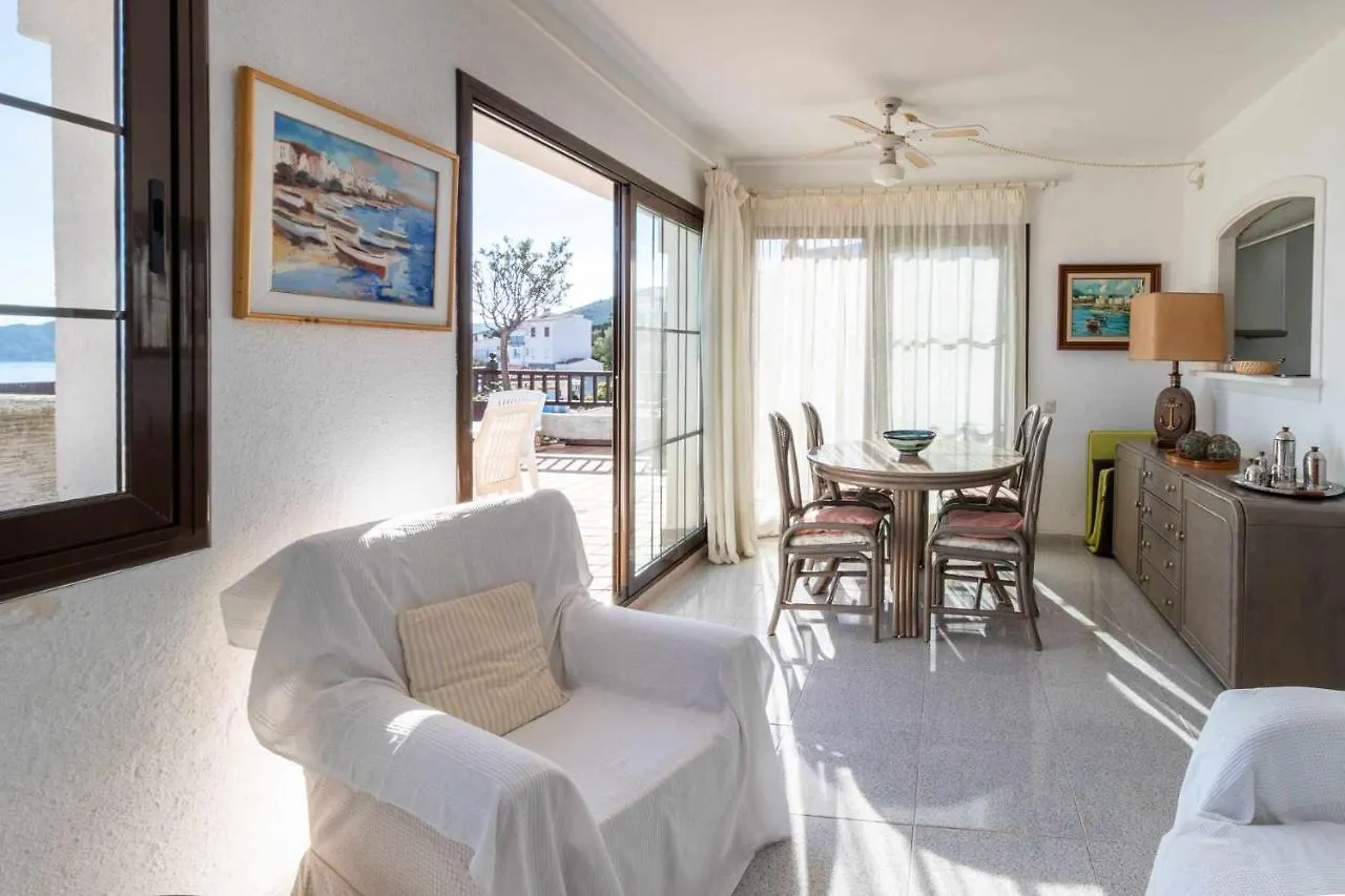 Apartamento CAU DEL LLOP 77 Ático con fantástica terraza y vistas Llançà